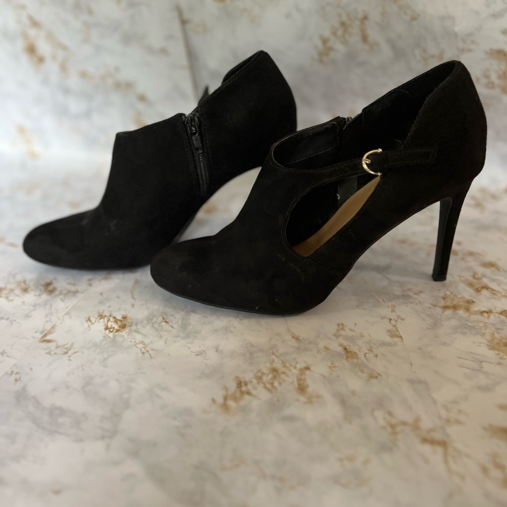 Black heeled ankle boots